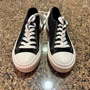 8 Forever 21 Converse